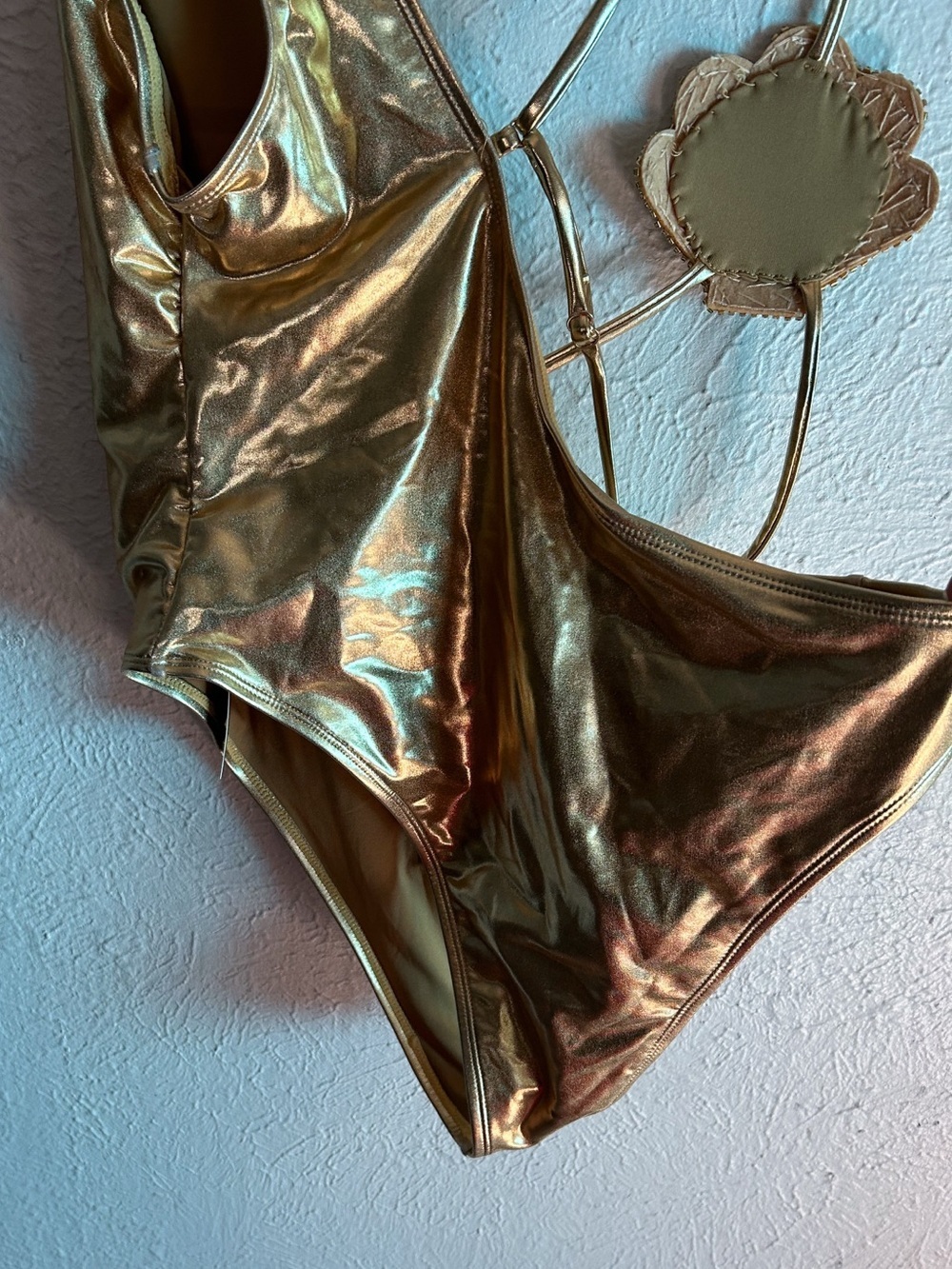 Fashion Nova Mermaid Seashells Rhinestone 1 Piece Sunsuit Gold NWT XL - Picture 5 of 7